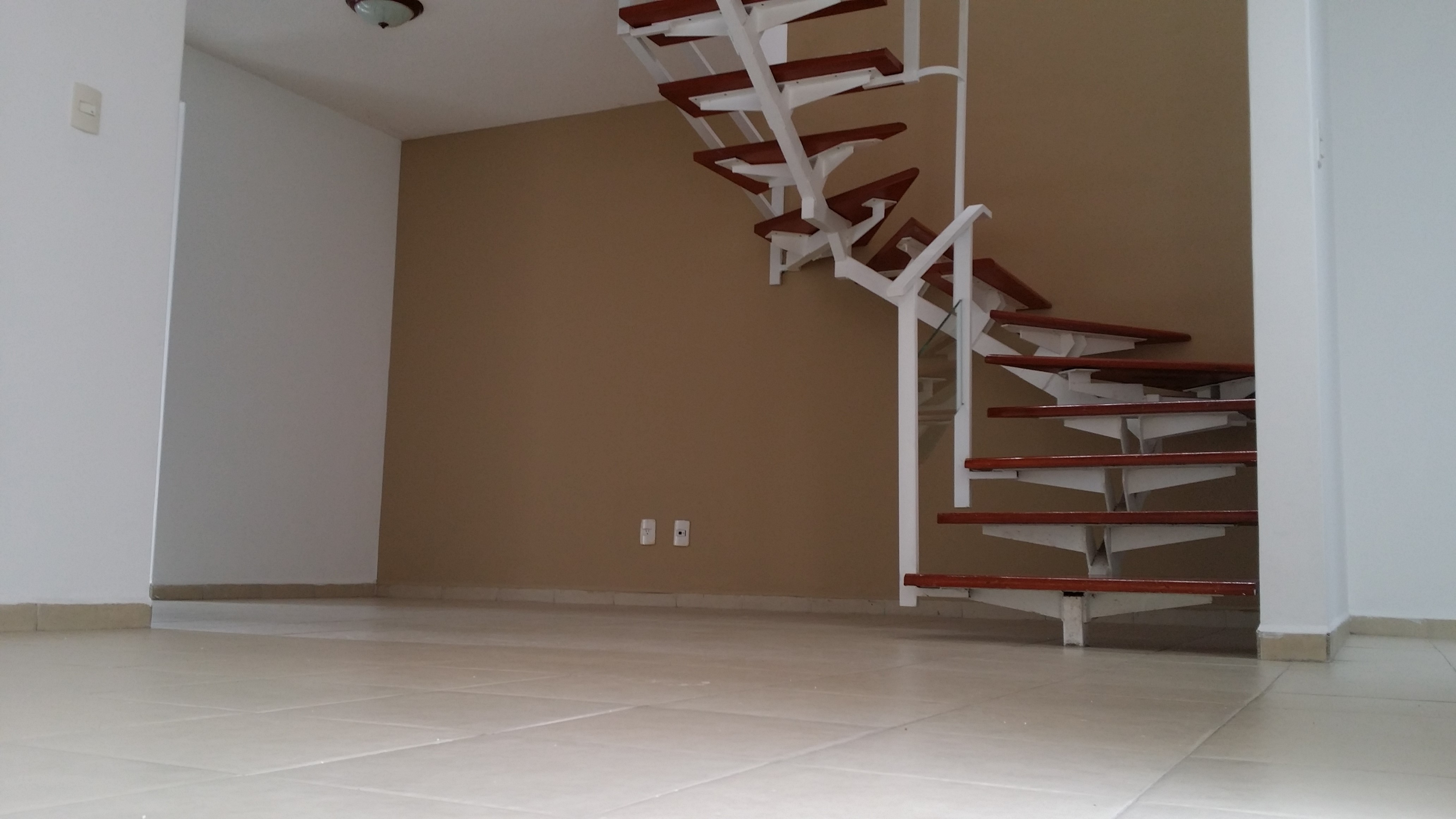 EL ROSEDAL SAN LUIS POTOSI, BONITA CASA EN RENTA TODOS LOS SERVICIOS. A 15 MINUTOS DEL CENTRO